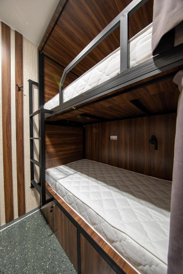 Misto Capsule Hotel 基輔 外观 照片