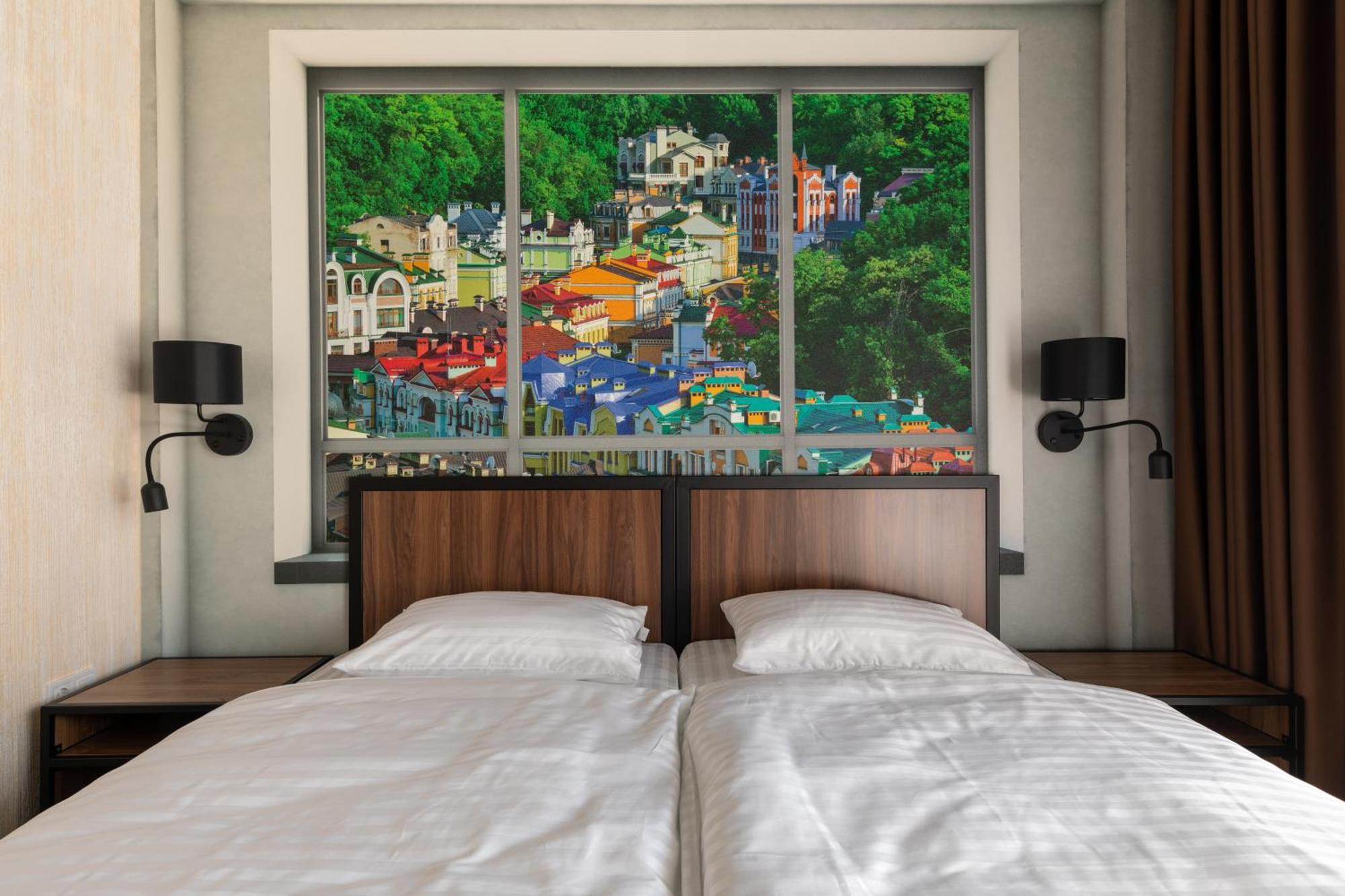 Misto Capsule Hotel 基輔 外观 照片
